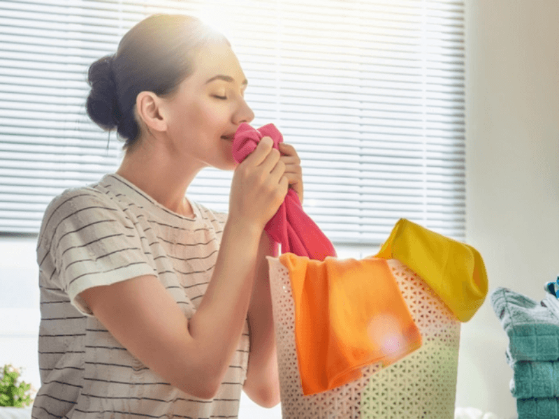 5 Cách giữ mùi quần áo thơm lâu bất chấp thời tiết